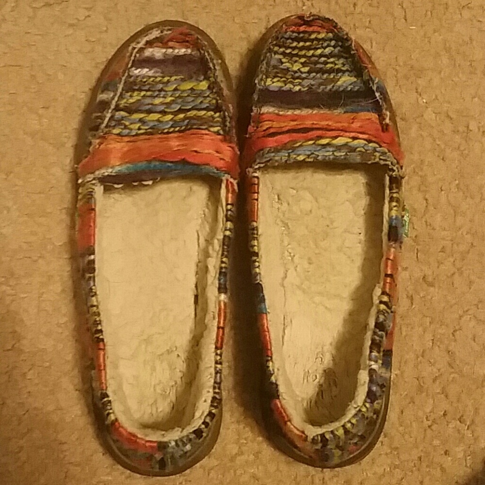 Sanuk shoes